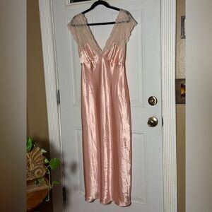 1940s Glamour Long Pink Lace Night Gown Sleepwear Lingerie Romantic